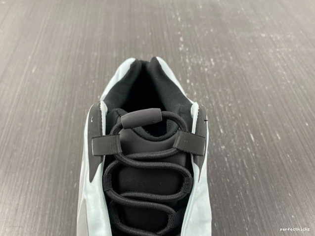 Boost GZ0711 Tint 700 Blue MNVN Adidas Yeezy 0804